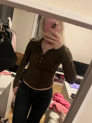 Tröja - Snygg tröja men inte kommit till användning aldrig använd . skriv om du undrsr något😊