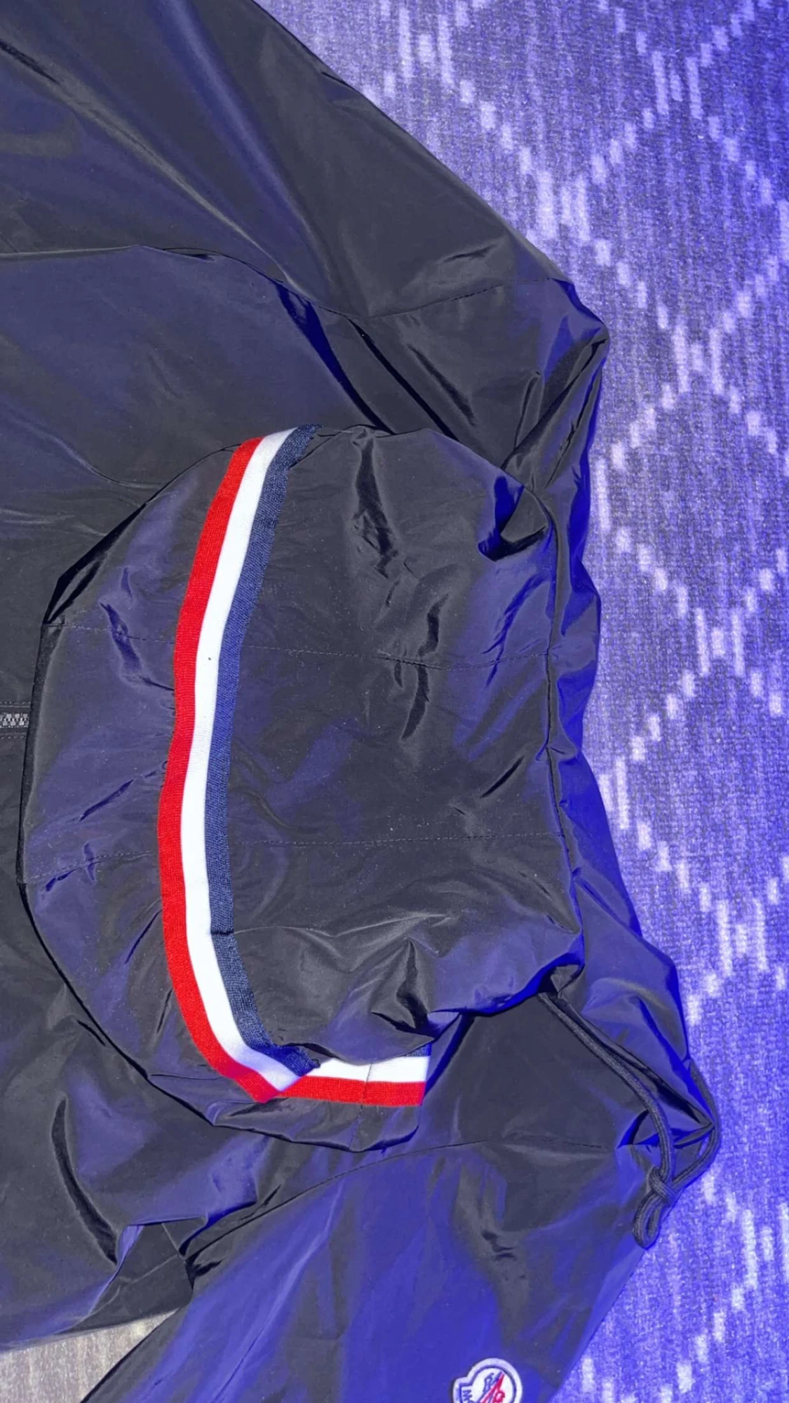 Svart vindjacka från Moncler med huva - 2