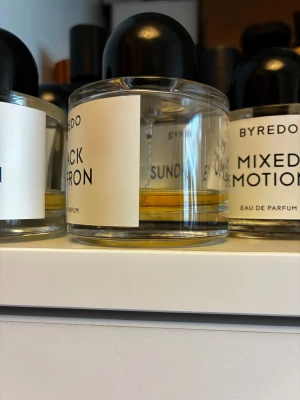 Byredo black saffron  - 50 ml flaska uppskatta mängd enligt bild. 