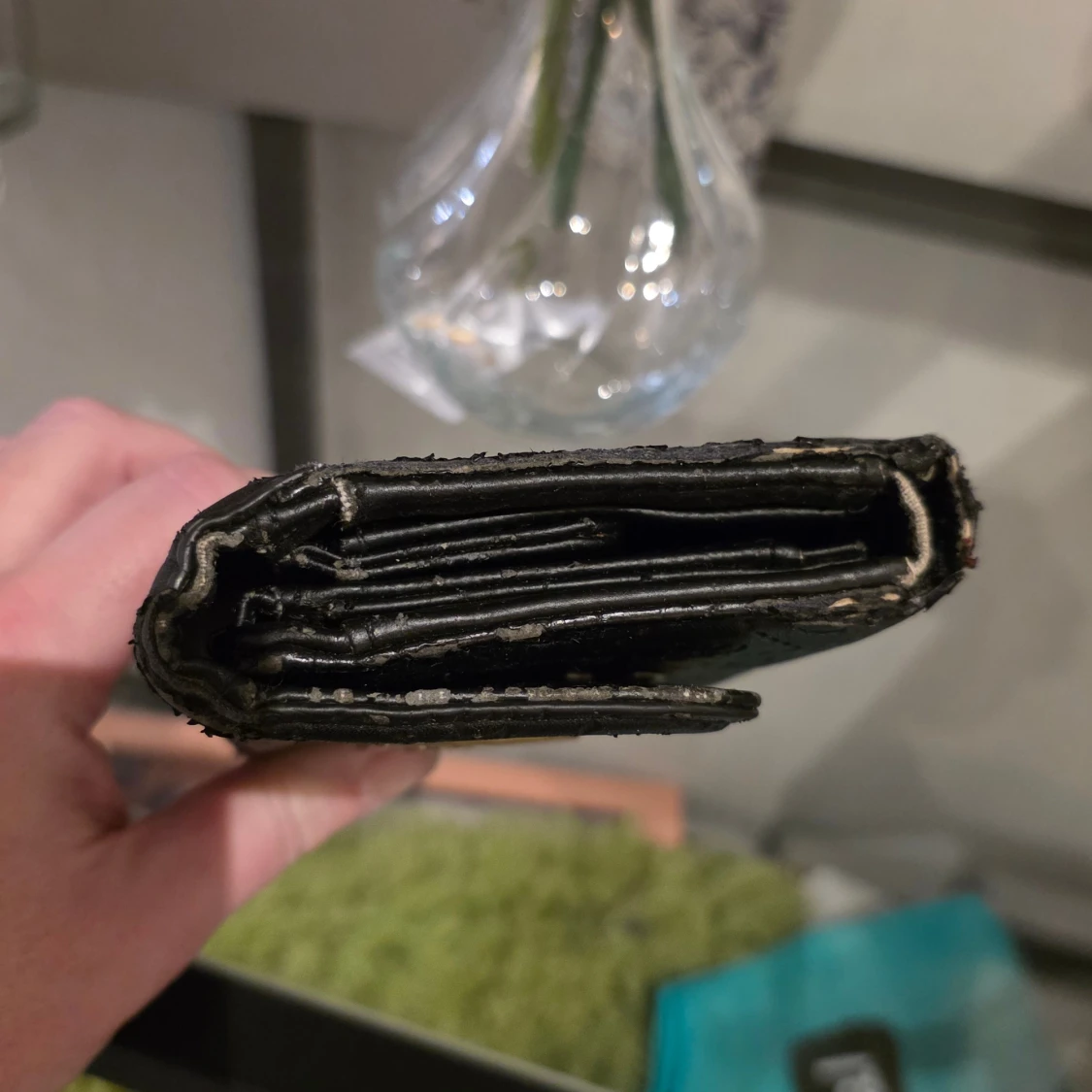 Svart plånbok från Guess med logga - 2