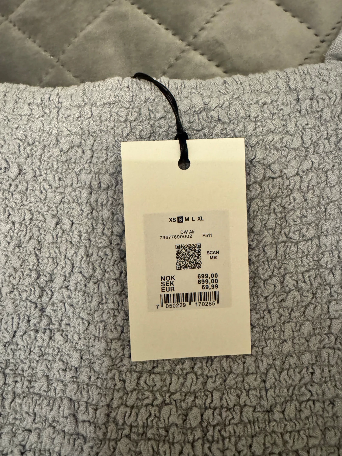 Ljusgrå volangklänning DW Air S - 2