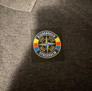 Grå Djurgårds piké från sofialäktaren - Grå Djurgårds piké från sofialäktaren som såldes på open air 2018, aldrig använd så helt ny! Först till kvarn 🤝