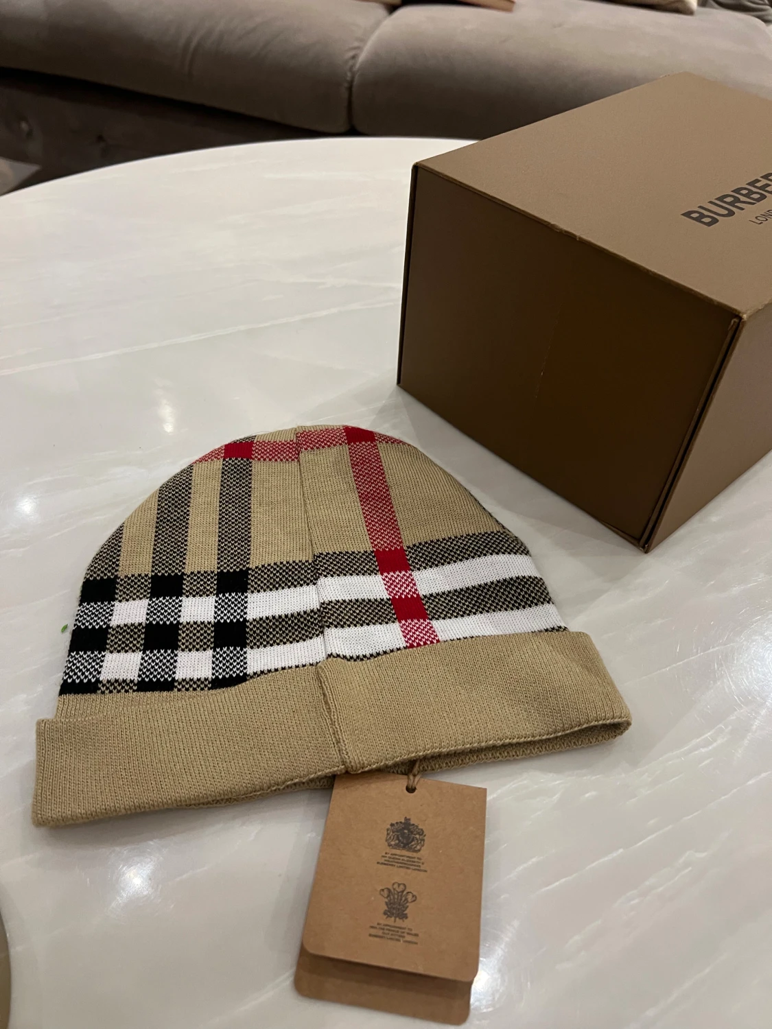 Beige rutig Burberry mössa - 1