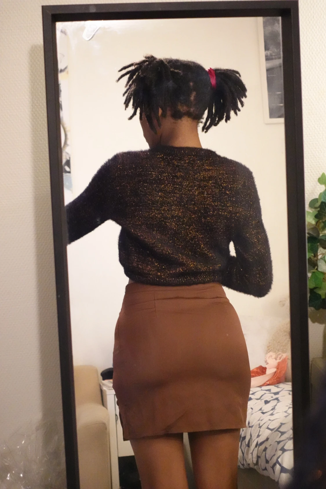 Brun kortkjol med knappar - 1