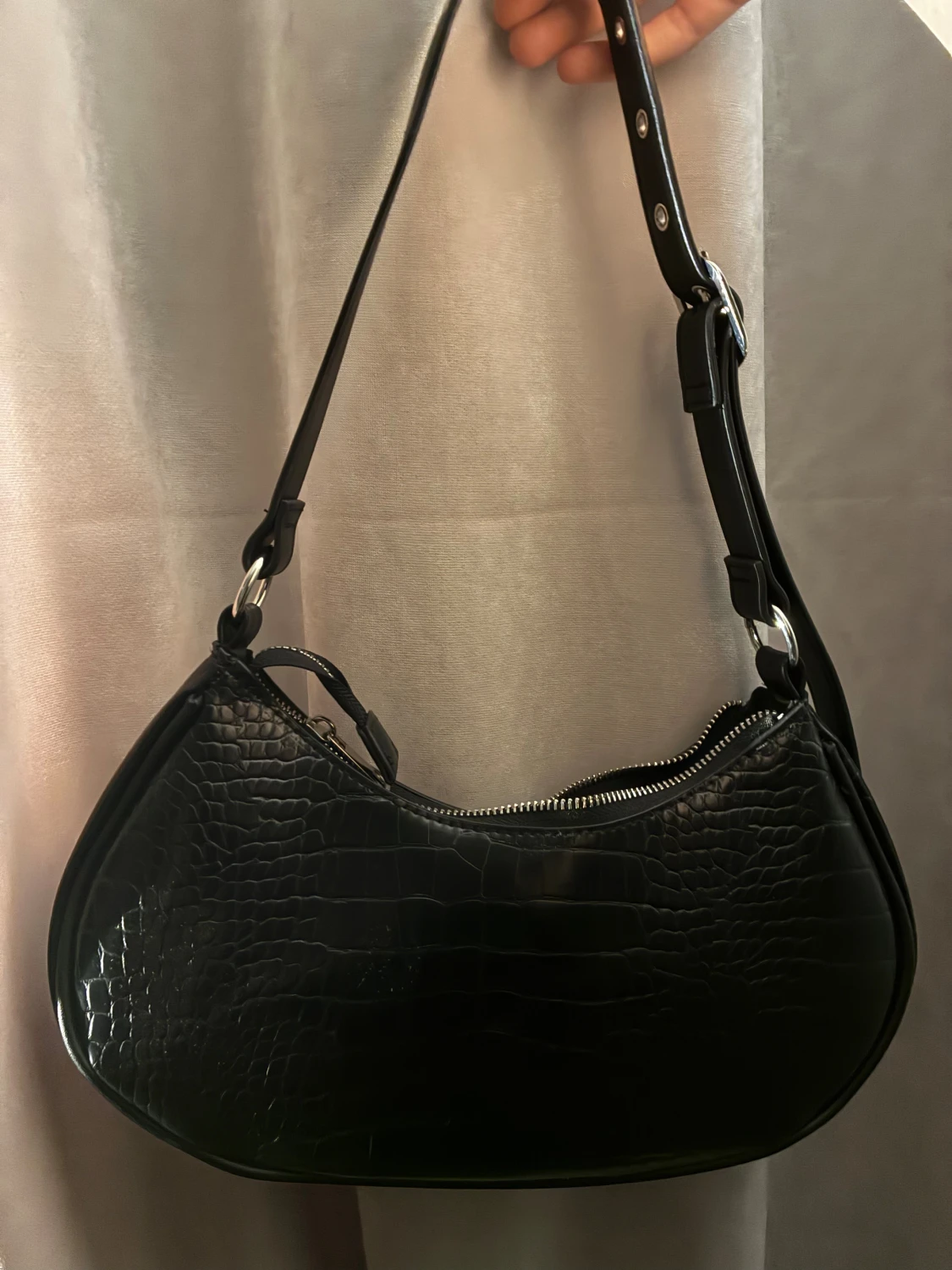 Svart axelväska  - 1