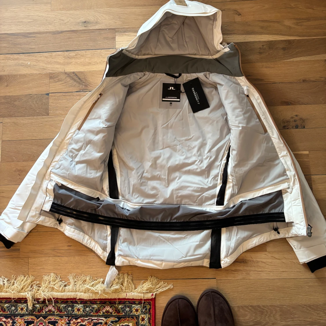 Vit och beige skidjacka från J.Lindeberg - 3