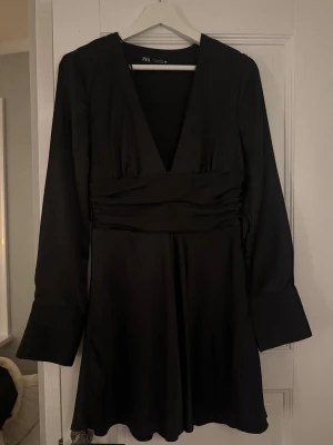 Klänning från Zara - Använd 1 gång så i fint skick