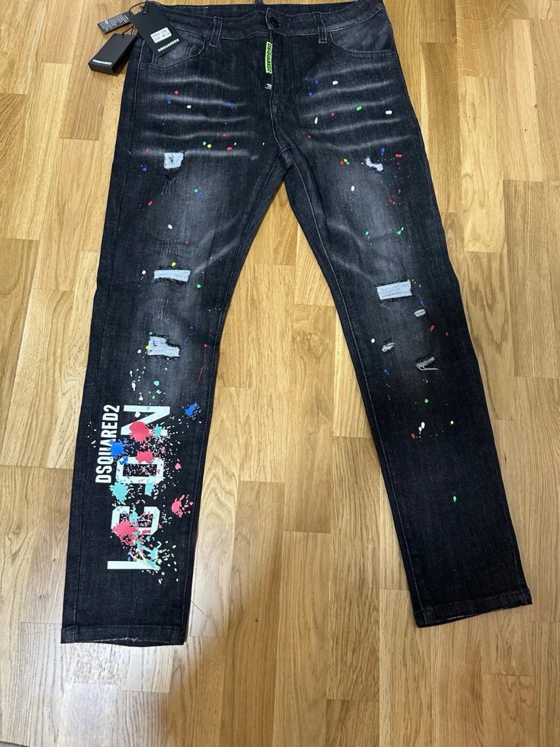 Svarta Dsquared2 ICON jeans med färgstänk