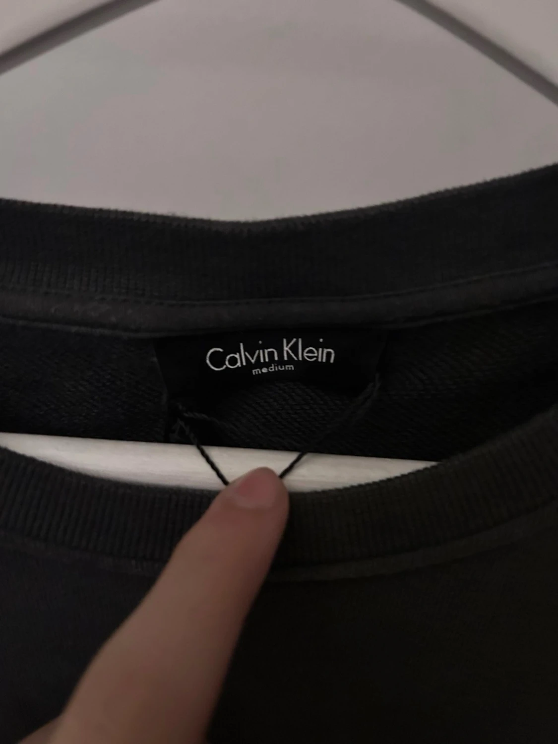 Svart sweatshirt från Calvin Klein - 1