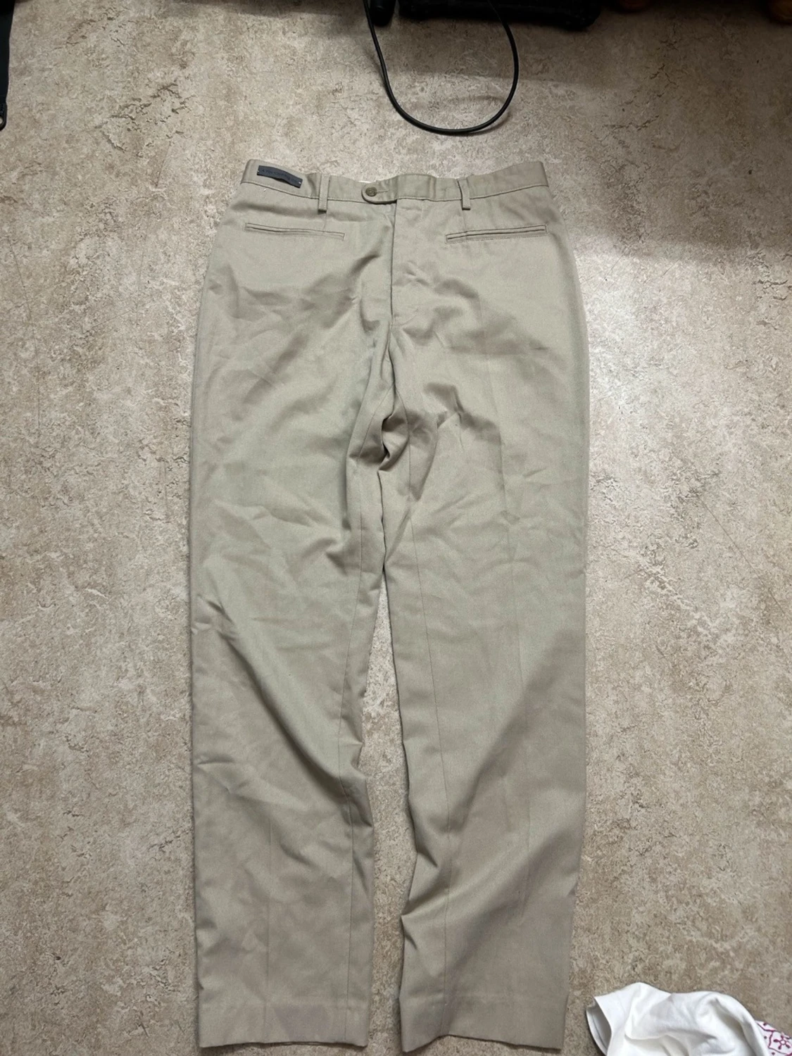 Beige kostymbyxor med raka ben