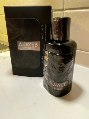 Lattafa: Ajayeb Dubai - 100ml från början