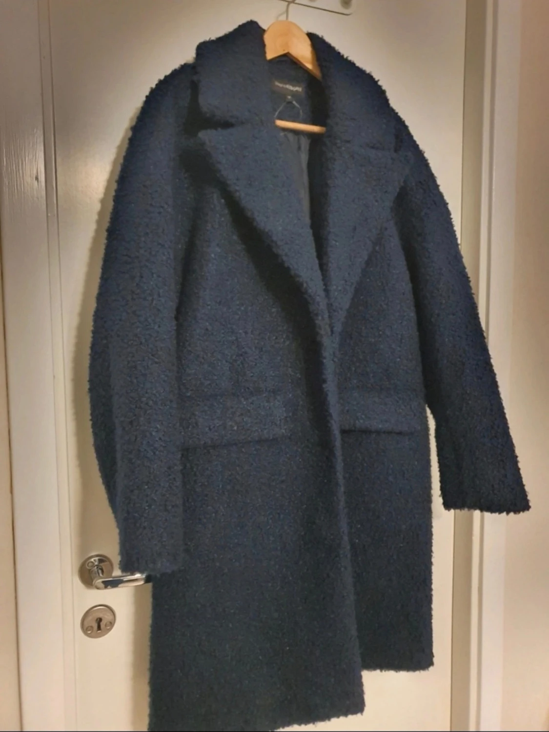 Mörkblå teddy kappa med fickor - 1