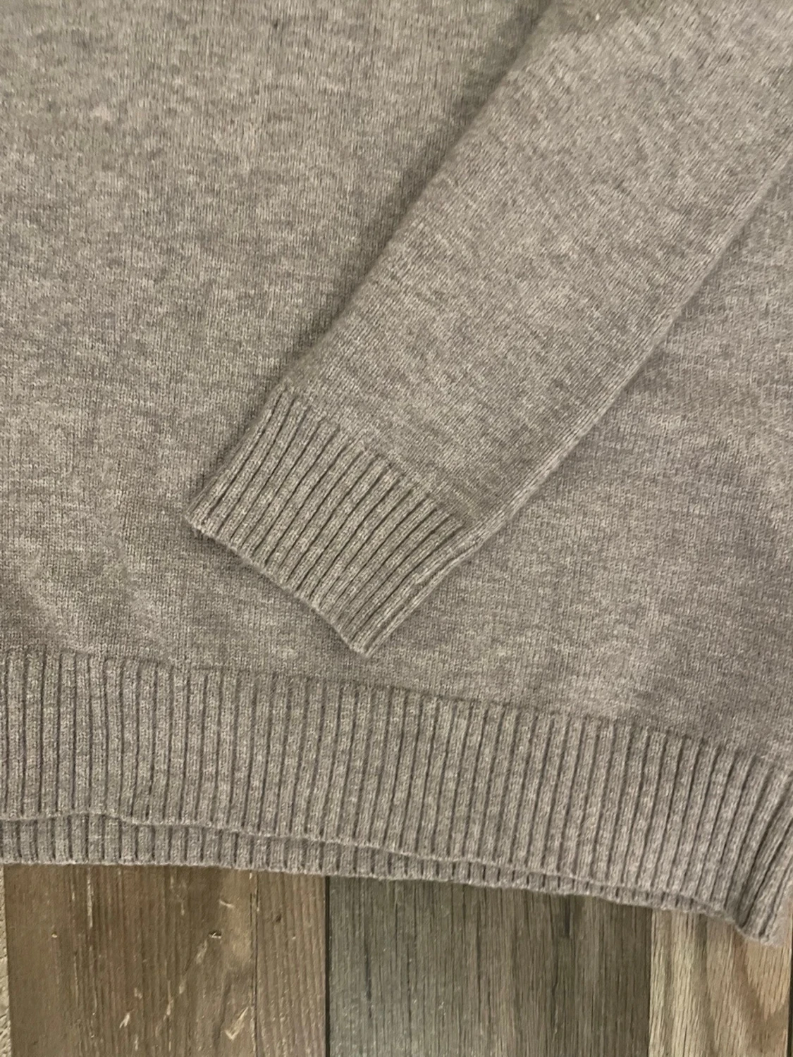 Grå stickad tröja från Ami - 2