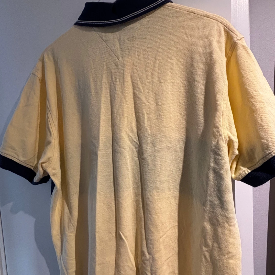 Gul och marinblå Hilfiger piké - 3