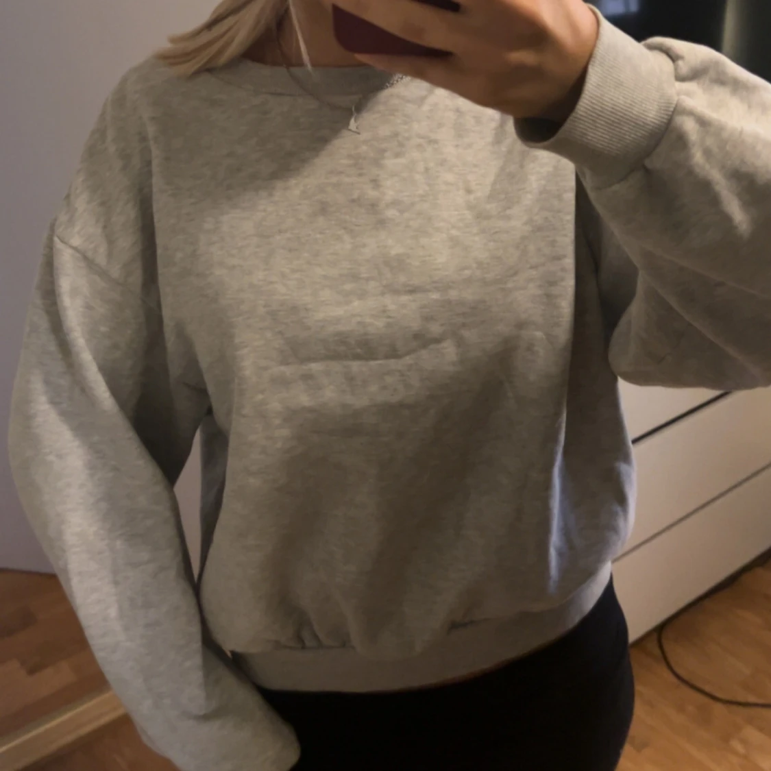 Grå sweatshirt