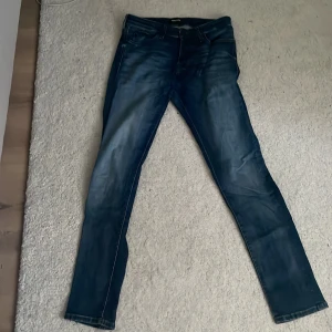 Jack and Jones - Slim fit