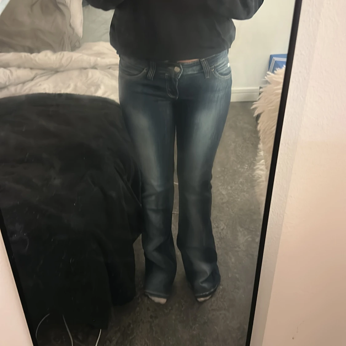 Mörkblå Cheap Monday bootcut jeans