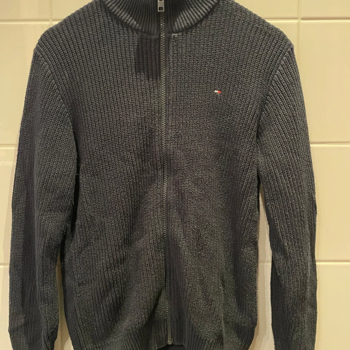 Mörkblå stickad kofta Tommy Hilfiger