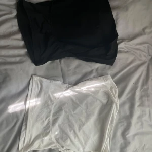 2 open back top - Säljer dessa 2 open back tröjor från Shein då de inte kommer till användning!