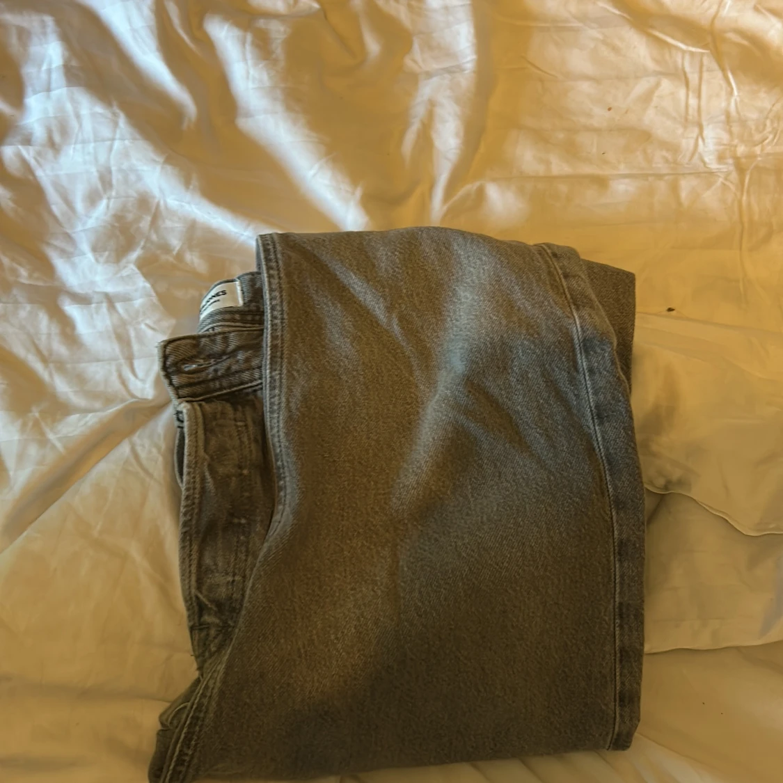 Grå jeans från Jack & Jones Relaxed/Chris