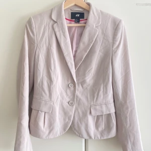 Kavaj från h&m - Beige kavaj från H&M i bra skick