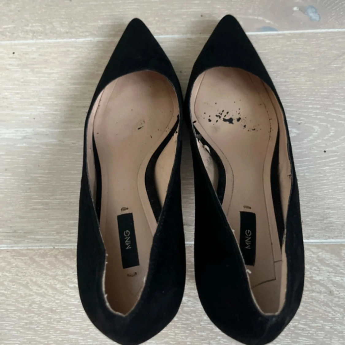 Svarta mockapumps från Mango - 3