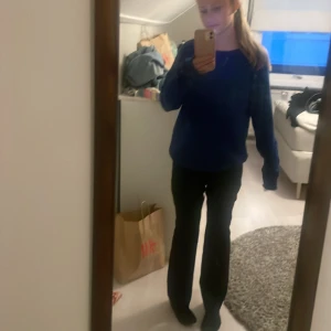 Bikbok kostym byxor - Säljer dessa trendiga kostymbyxor då jag aldrig använt de sen jag köpte de. Ny pris 500kr💕SKRIV OM NI VILL HA BÄTTRE BILDER!