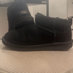UGG - Fina svarta uggs köpta på zalando