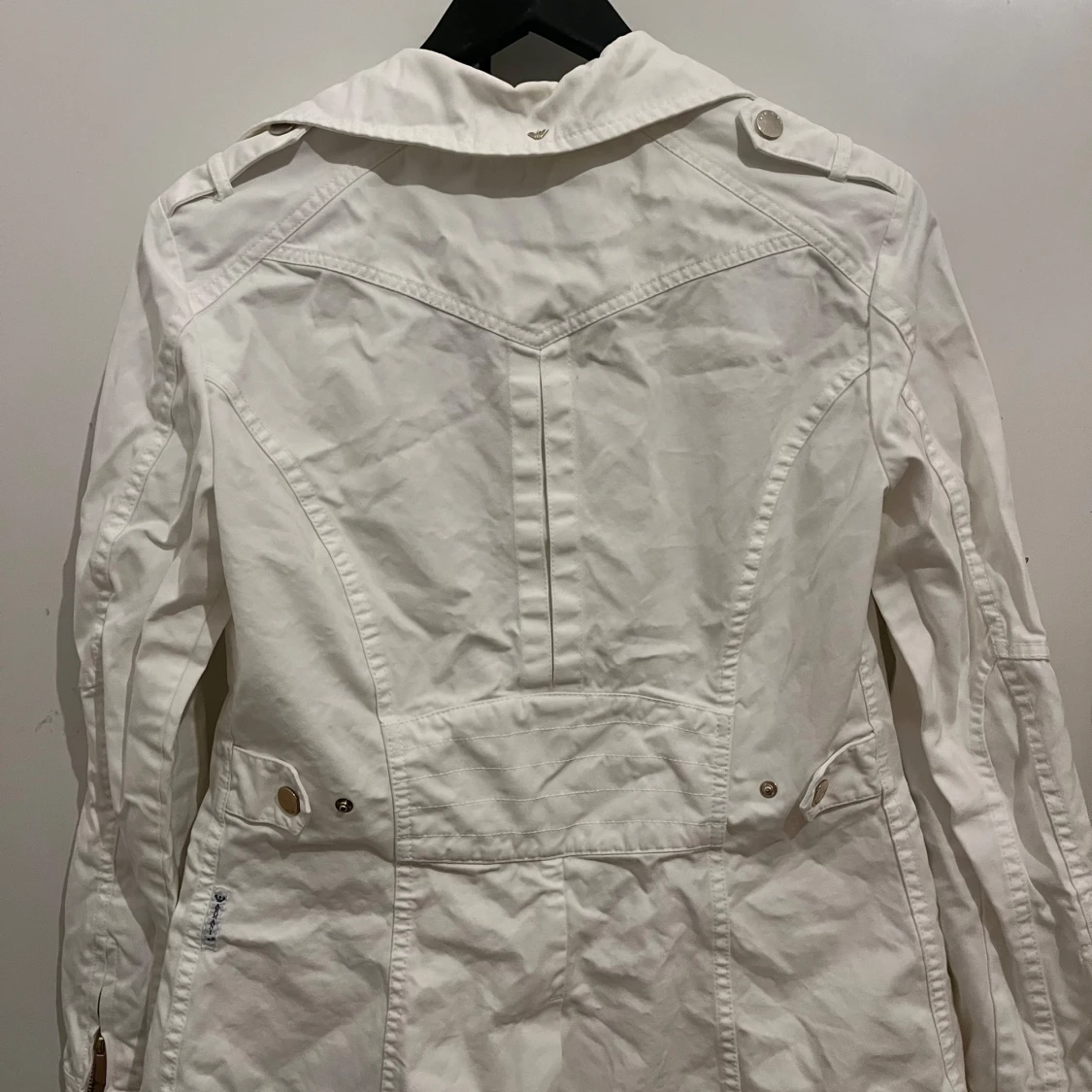 Vit vintage oversized jacka/ kavaj från Armani Jeans - 3