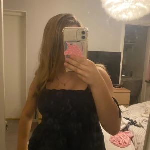 Super gulligt linne  - Ett jätte gulligt linne som är enkelt att styla! Köpte det på shein för typ 3 år sedan men har inte använt det😅