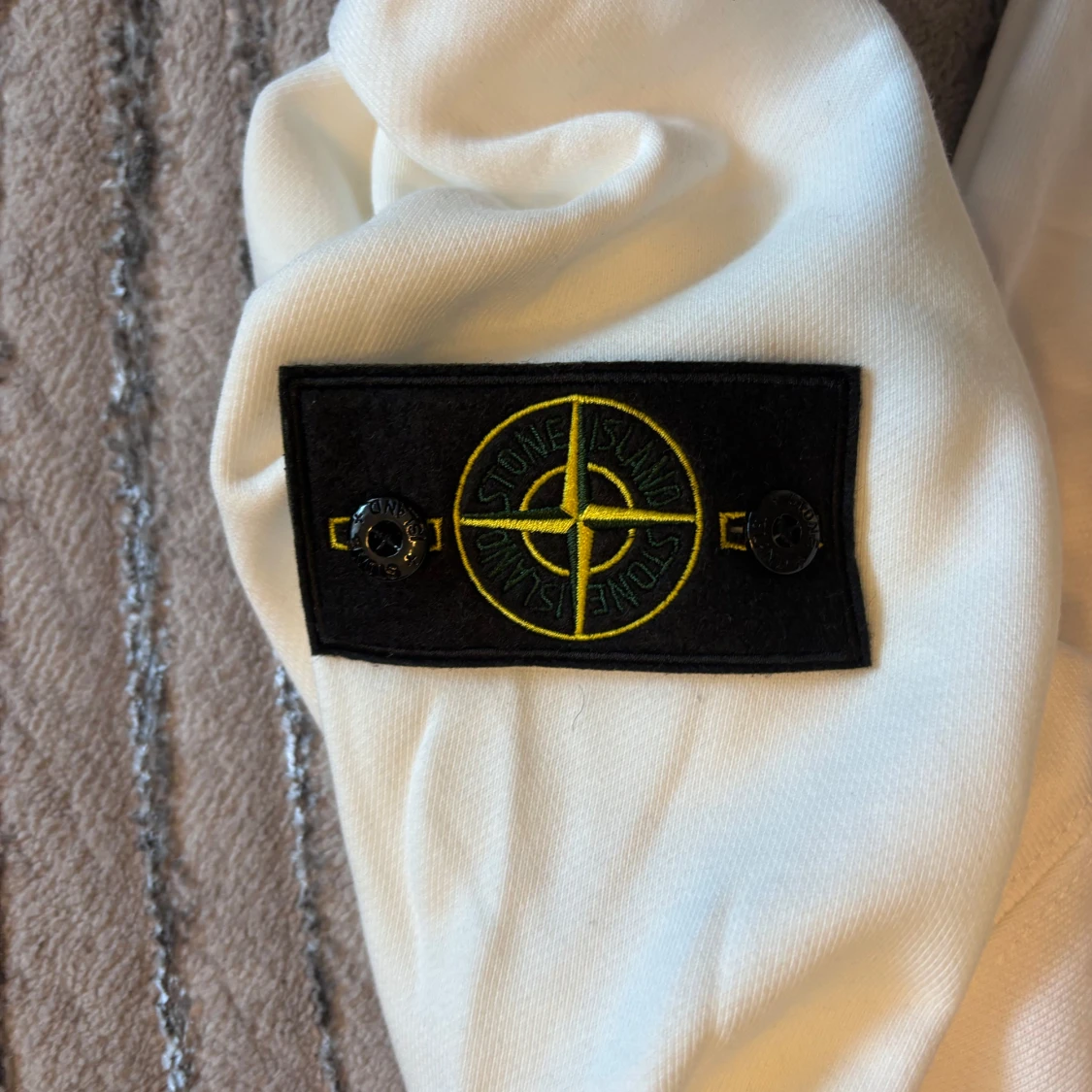 Vit hoodie från Stone Island - 1