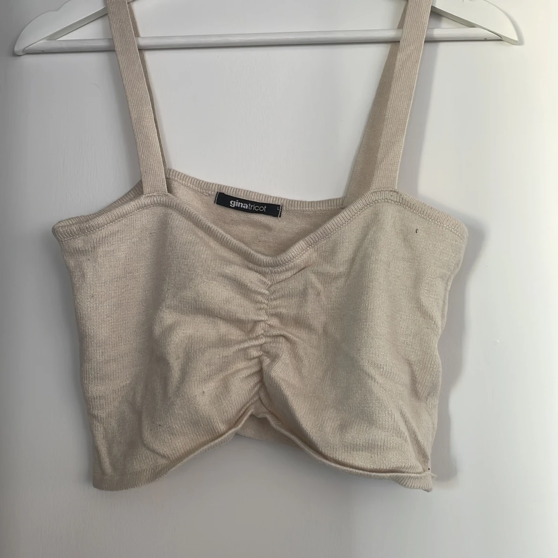 Beige stickad linnetopp Gina Tricot
