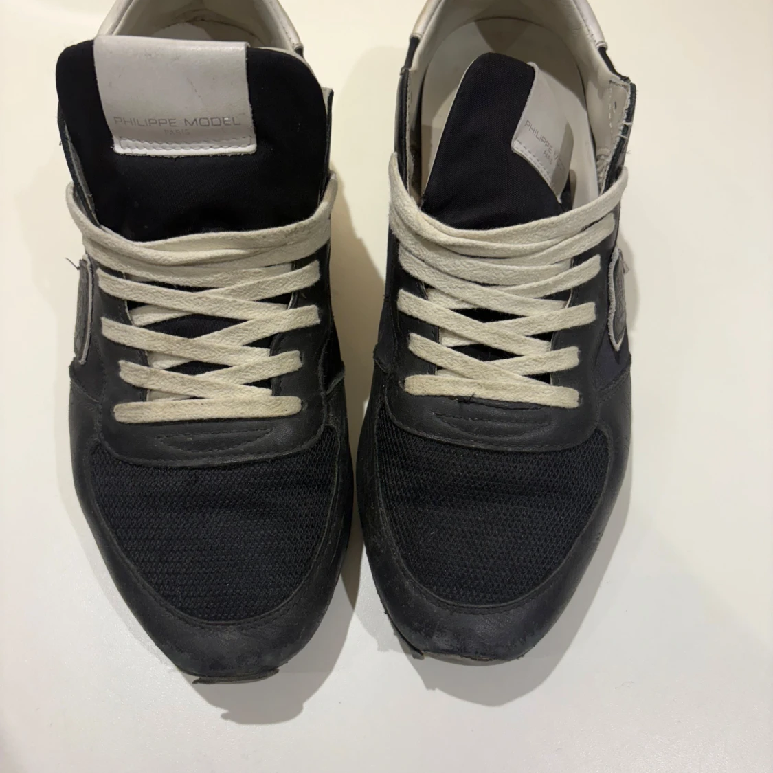 Svarta sneakers från Philippe Model - 1