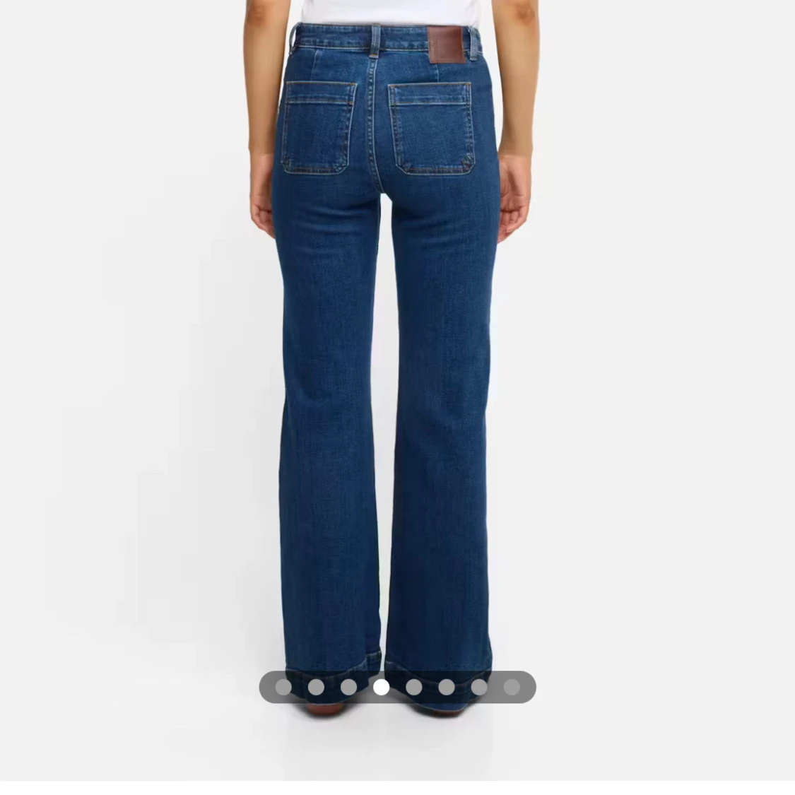 Blå bootcut jeans med fickor fram - 1