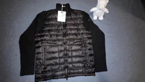 Moncler knitwear  - Ny pris är ca 10000kr Snabb leverans,Pris kan diskuteras🙌🏼