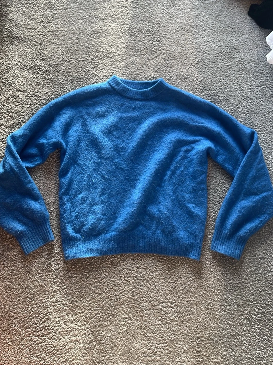 Blå stickad tröja från Cubus
