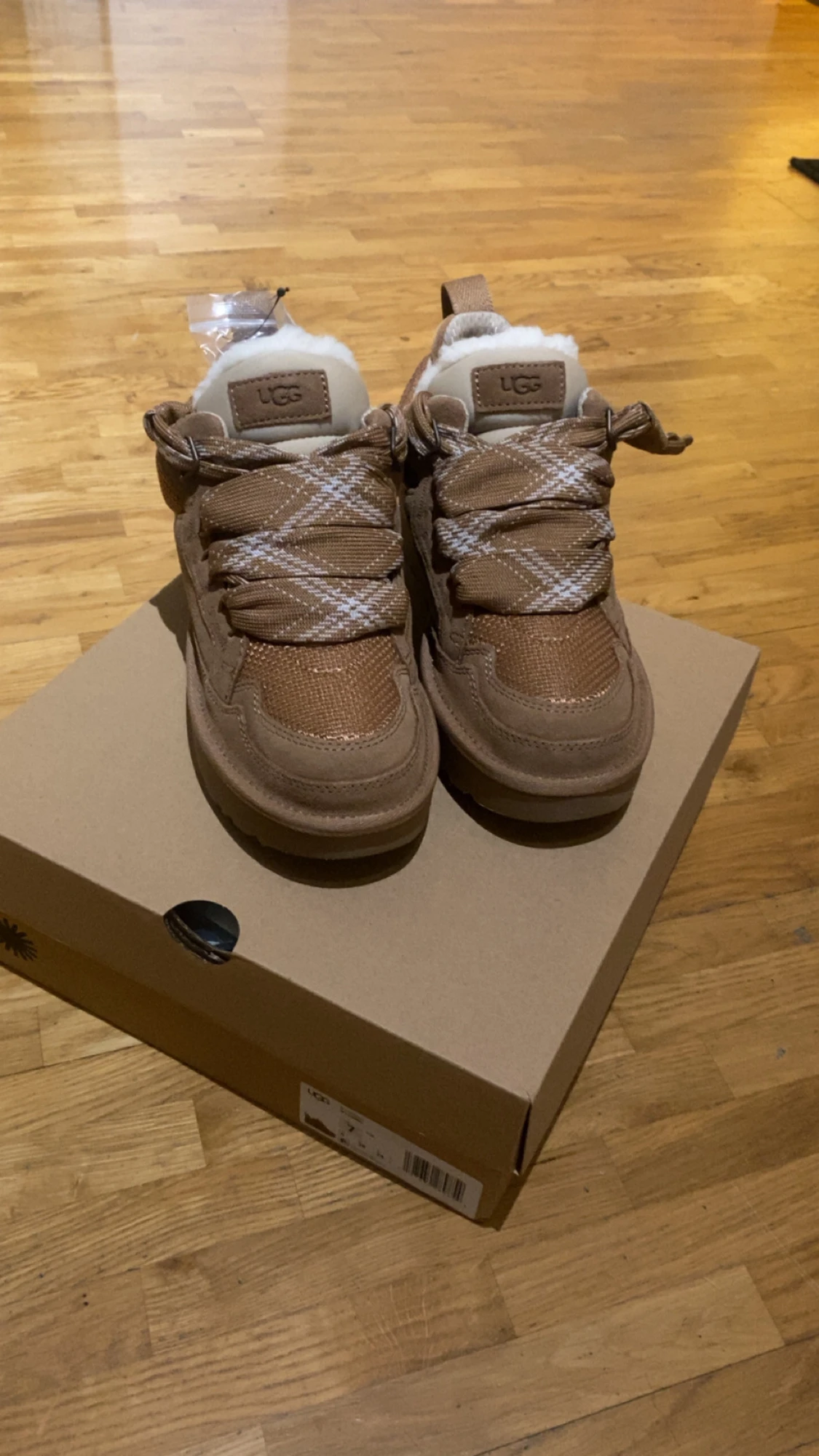 UGG Lowmel sneakers brun/begie, stl 38 - 1
