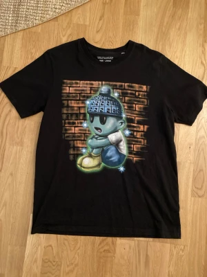 Yung lean merch - Fetaste Yung lean tishan I bra skick, storlek L. Pris kan diskuteras