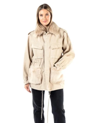 Custommade jacka! - Custommade jacka storlek s/m säljes. Sparsamt använd, pris kan diskuteras vid snabb affär. Egna bilder kan jag fixa. Beige.