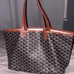 väska  - fint skick