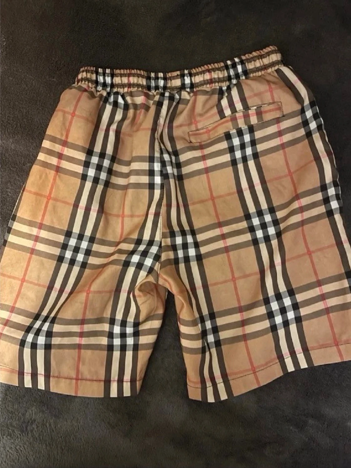 Rutig beige shorts från Burberry - 1