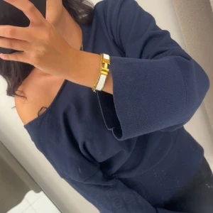 Marinblå tröja från Gina tricot - Jättefint skick storlek Xs🤍