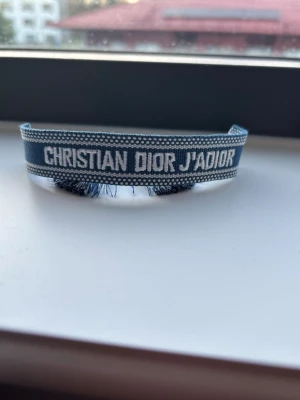 Blå  Dior armband - Helt ny och oanvänd