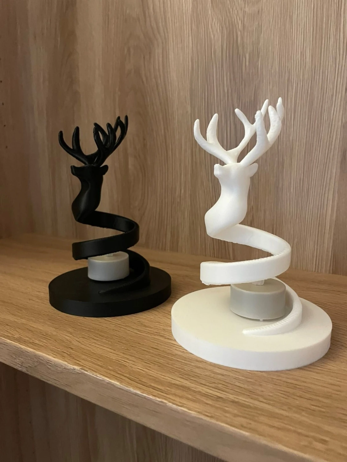 Elegant Spiralhjort – Ljuslykta i modern design - 1