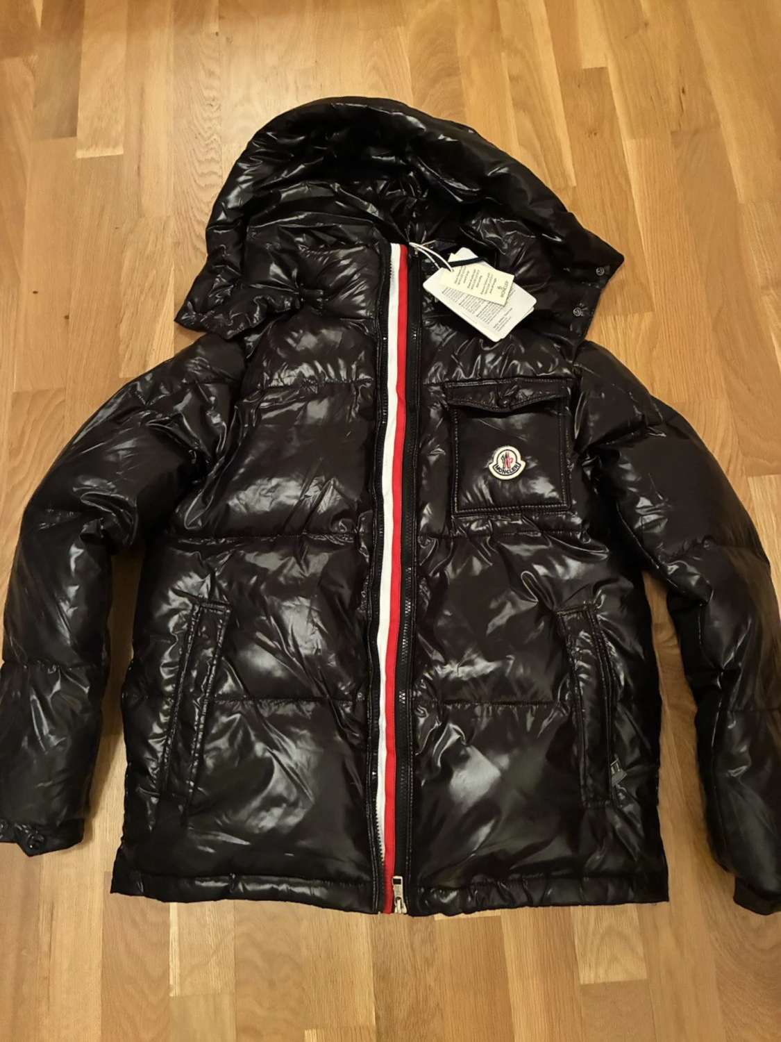 Svart pufferjacka från Moncler