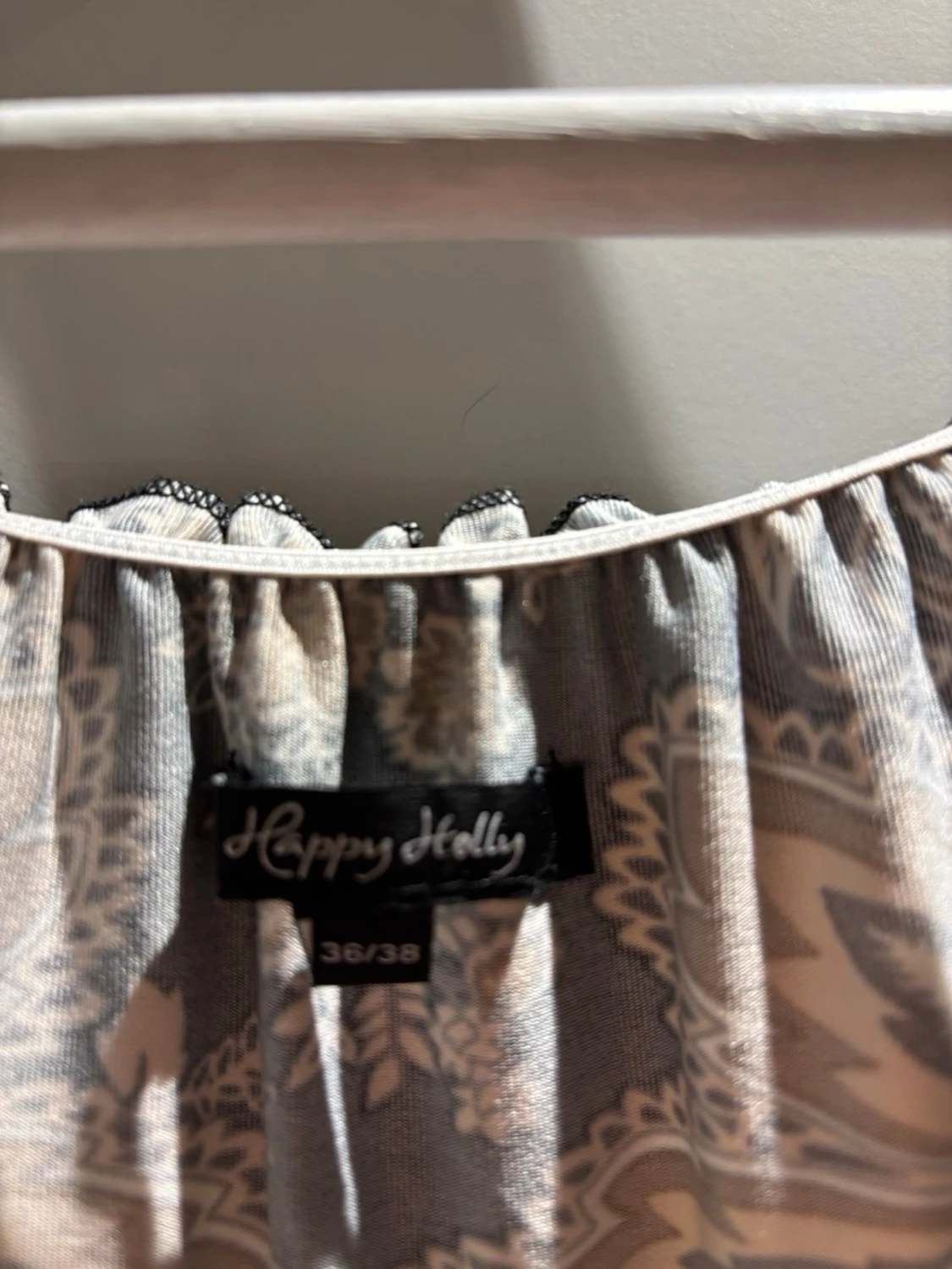 Mönstrad klänning från Happy Holly - 1