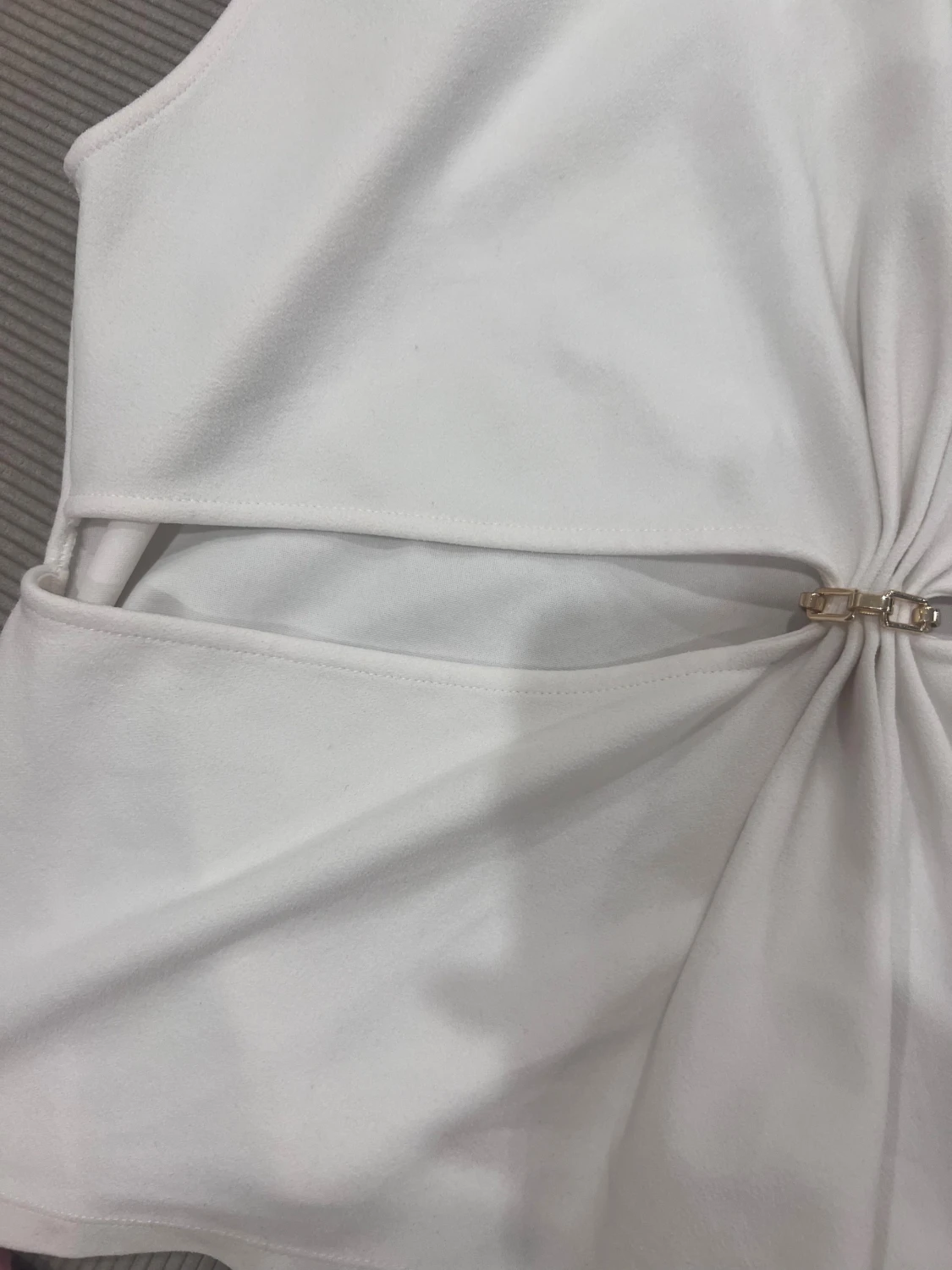 Vit ärmlös topp från ZARA med detalj - 2