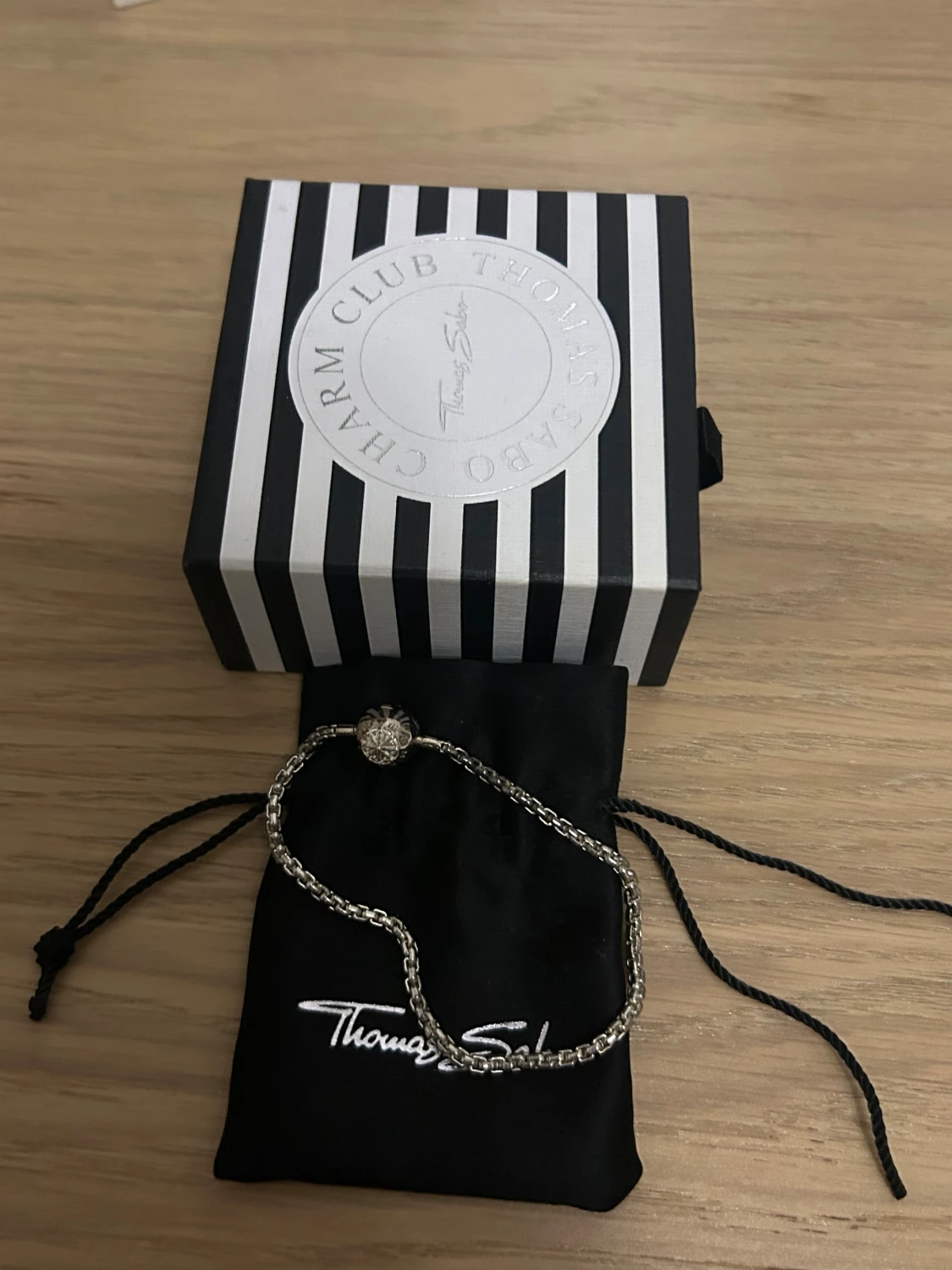 Silverfärgad Thomas Sabo charm-armband