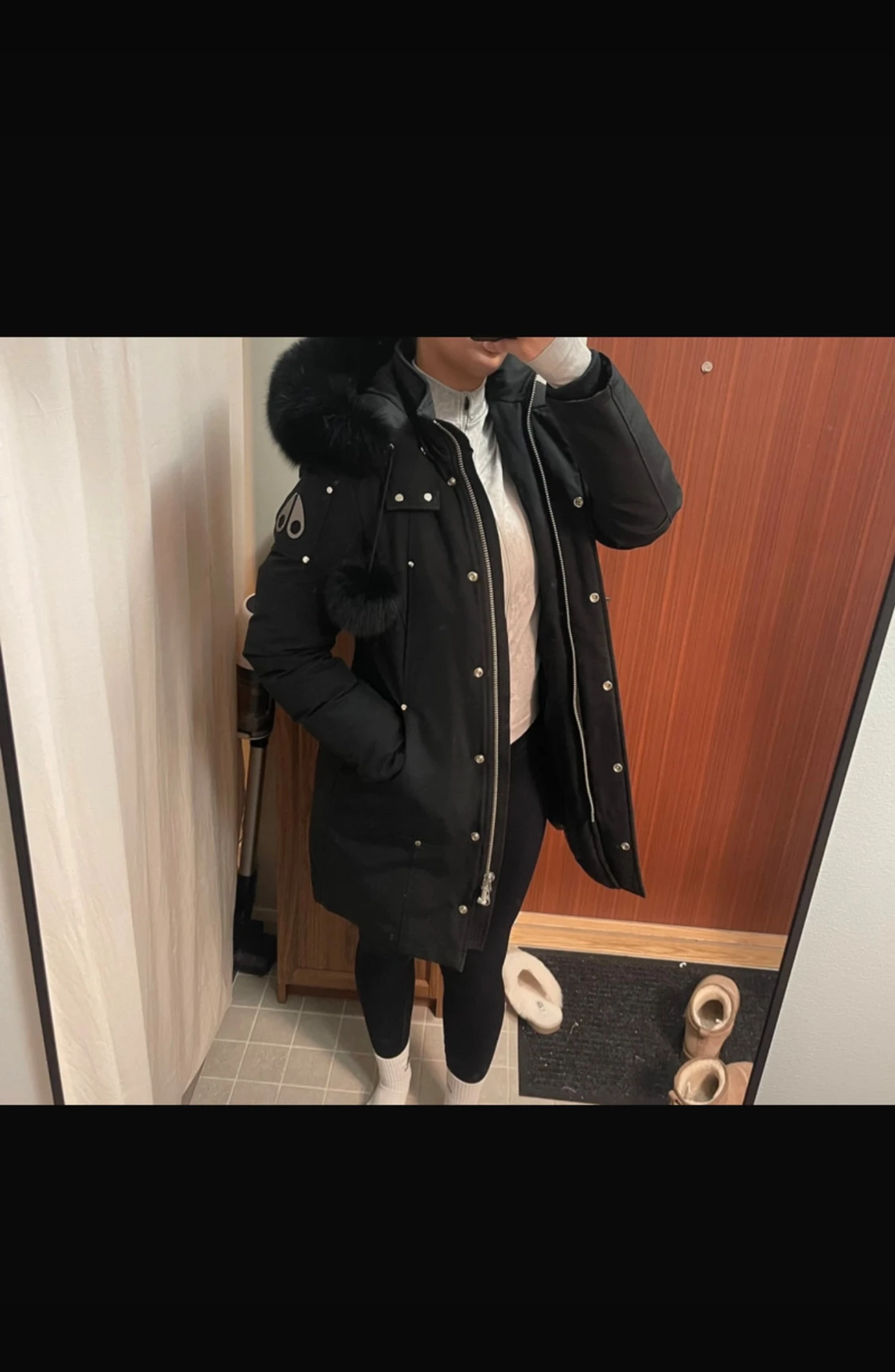 Svart dunjacka med päls från Moose Knuckles - 1