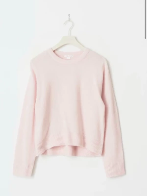 Ljusrosa stickad tröja - Rosa stickad tröja ifrån Gina Tricot i storlek 158/164 och sitter som en storlek S. Väldigt bra skick. 